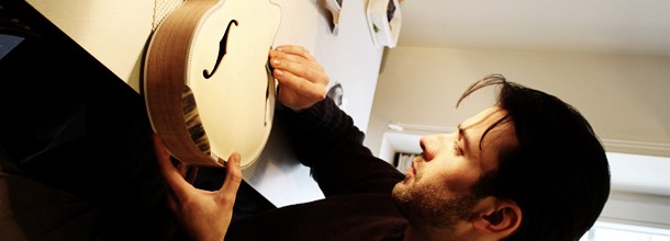 Mathieu Schmitt, le luthier fait feu de tout bois Mathieu Schmitt, le luthier fait feu de tout bois